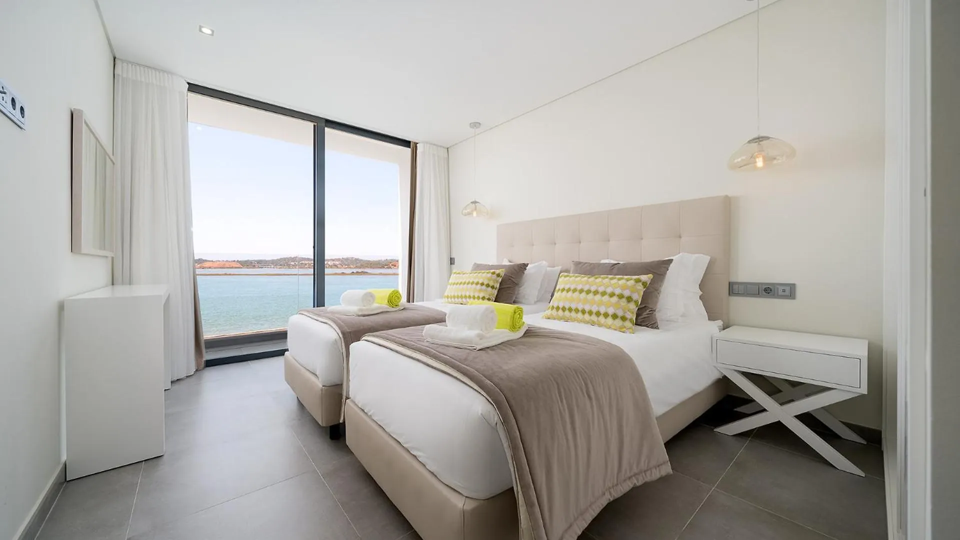 Portimao Ocean Breeze With Pool By Homing Apartment Lagoa