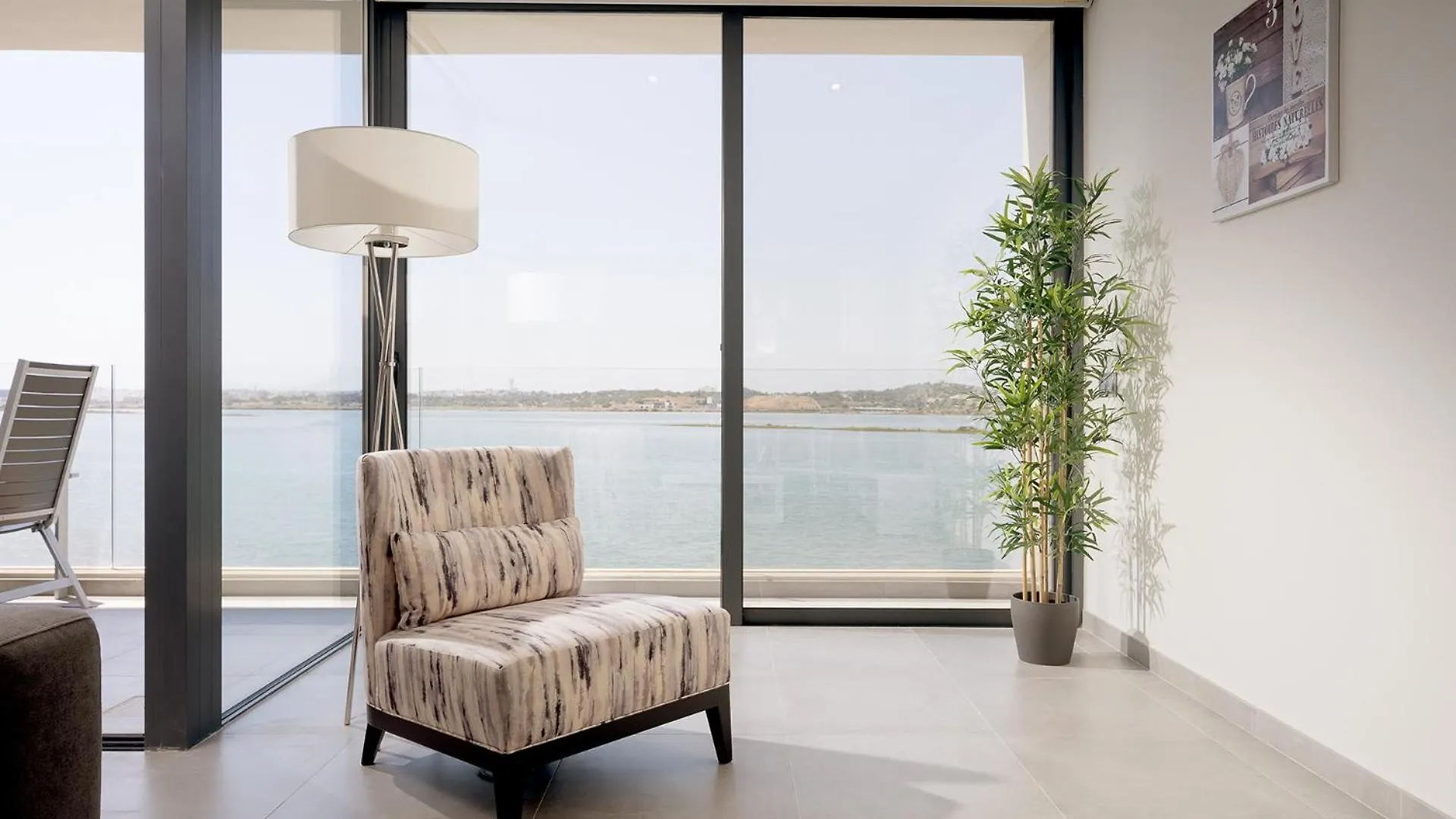 Portimao Ocean Breeze With Pool By Homing Apartment Lagoa