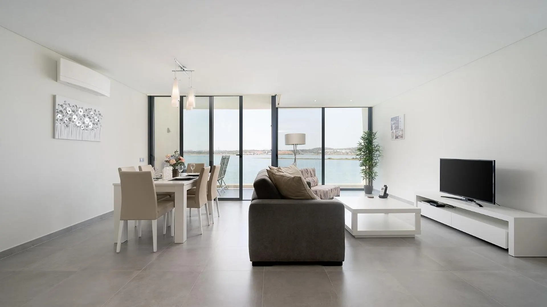 Portimao Ocean Breeze With Pool By Homing Apartment Lagoa
